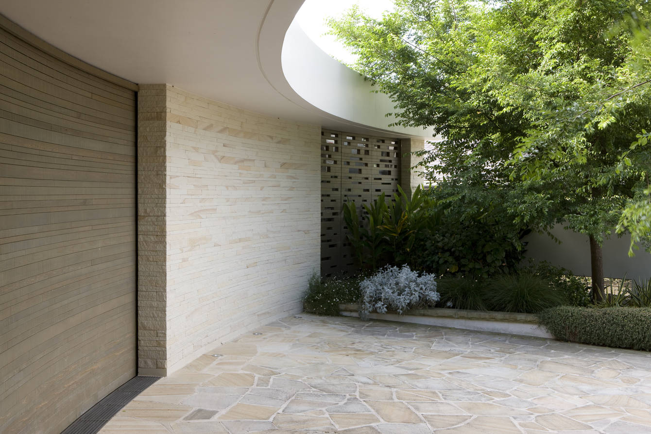 How much does architecture effect garden style